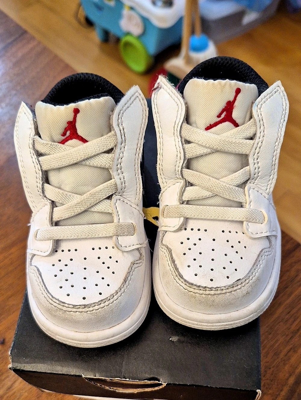 Jordan 1 Low Alt (TD) ) Sneakers White & Black Baby 5C